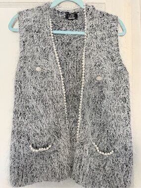 Lee Gray open- front Fluffy knit vest Sleeveless Cardigan Vest with Pearl Trim